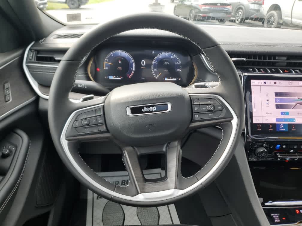 2025 Jeep Grand Cherokee Limited photo 18