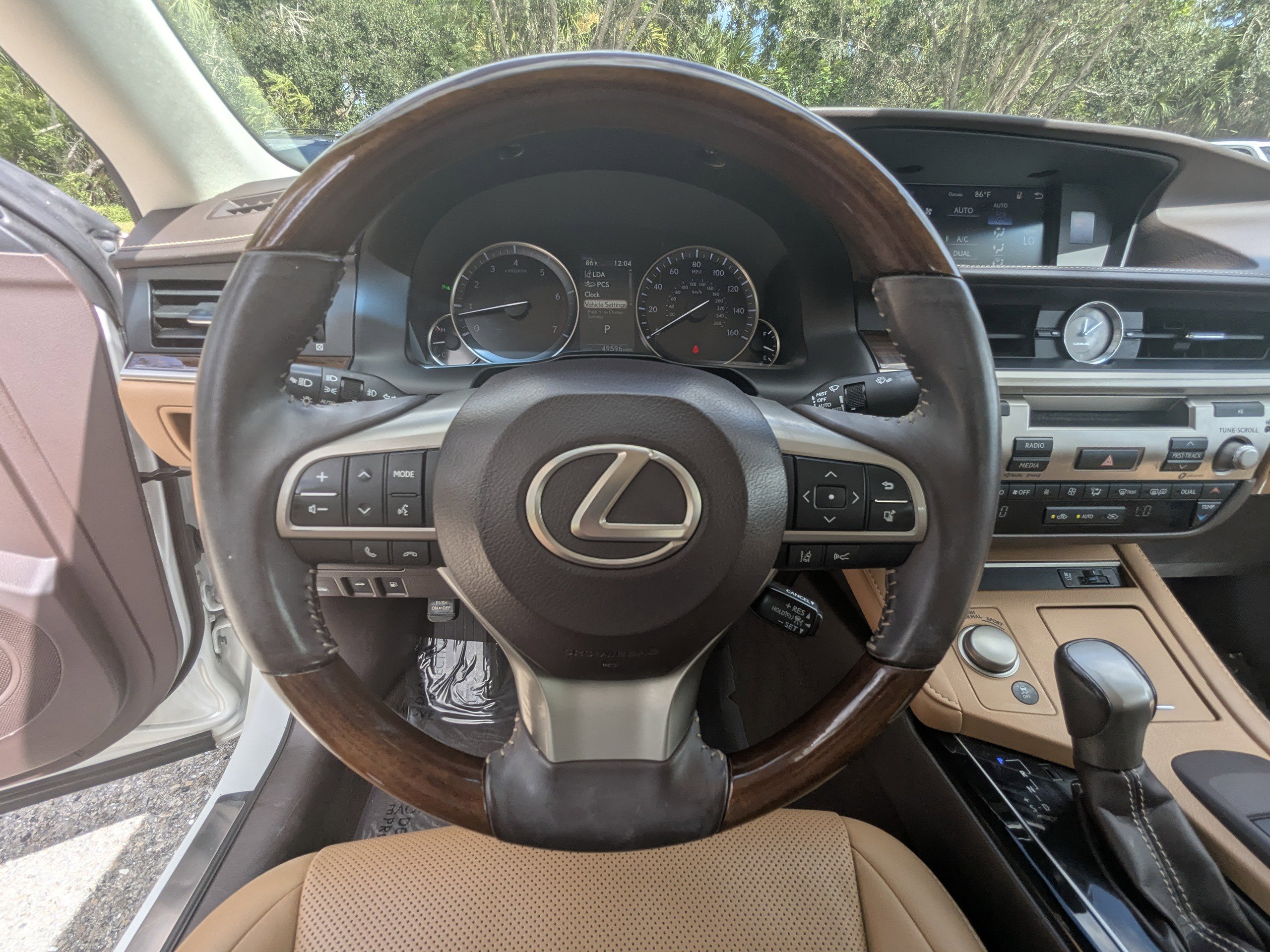 2017 Lexus ES 350 photo 35