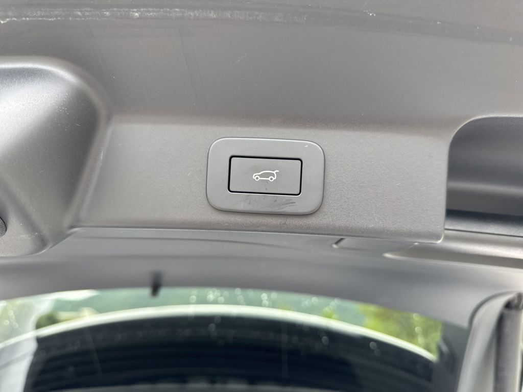 2024 Jaguar F-PACE P250 R-Dynamic S photo 12