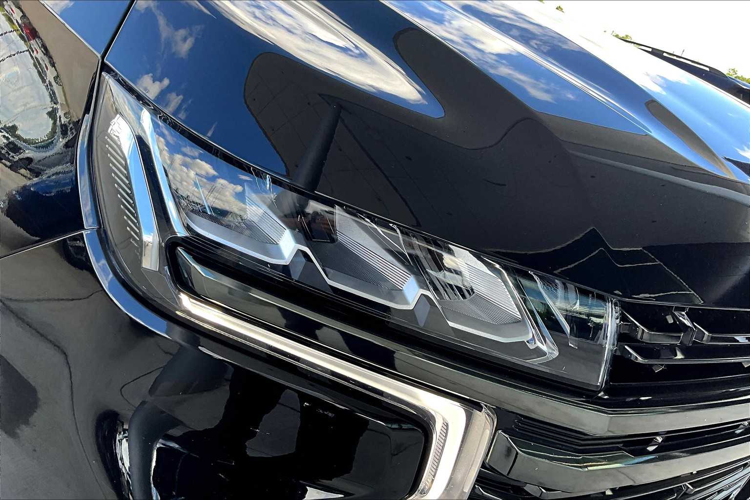 2021 Chevrolet Suburban RST photo 22