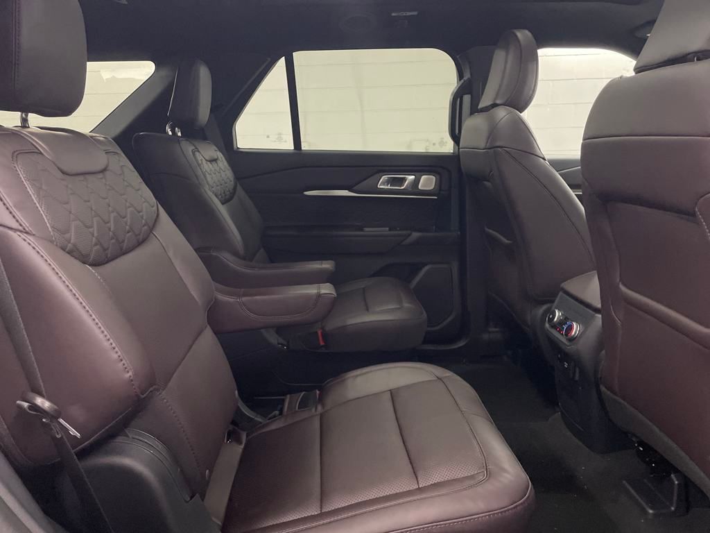2025 Ford Explorer Platinum photo 21