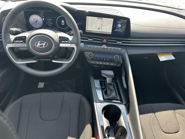 2025 Hyundai Elantra SEL Convenience photo 21