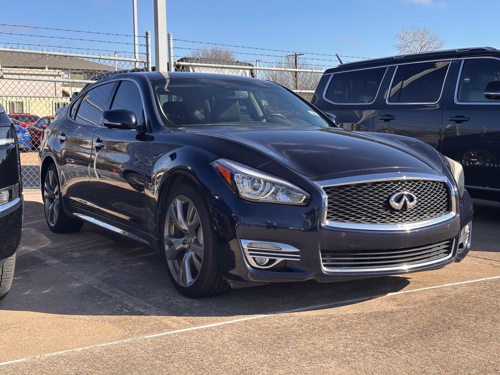 2016 INFINITI Q70L 3.7