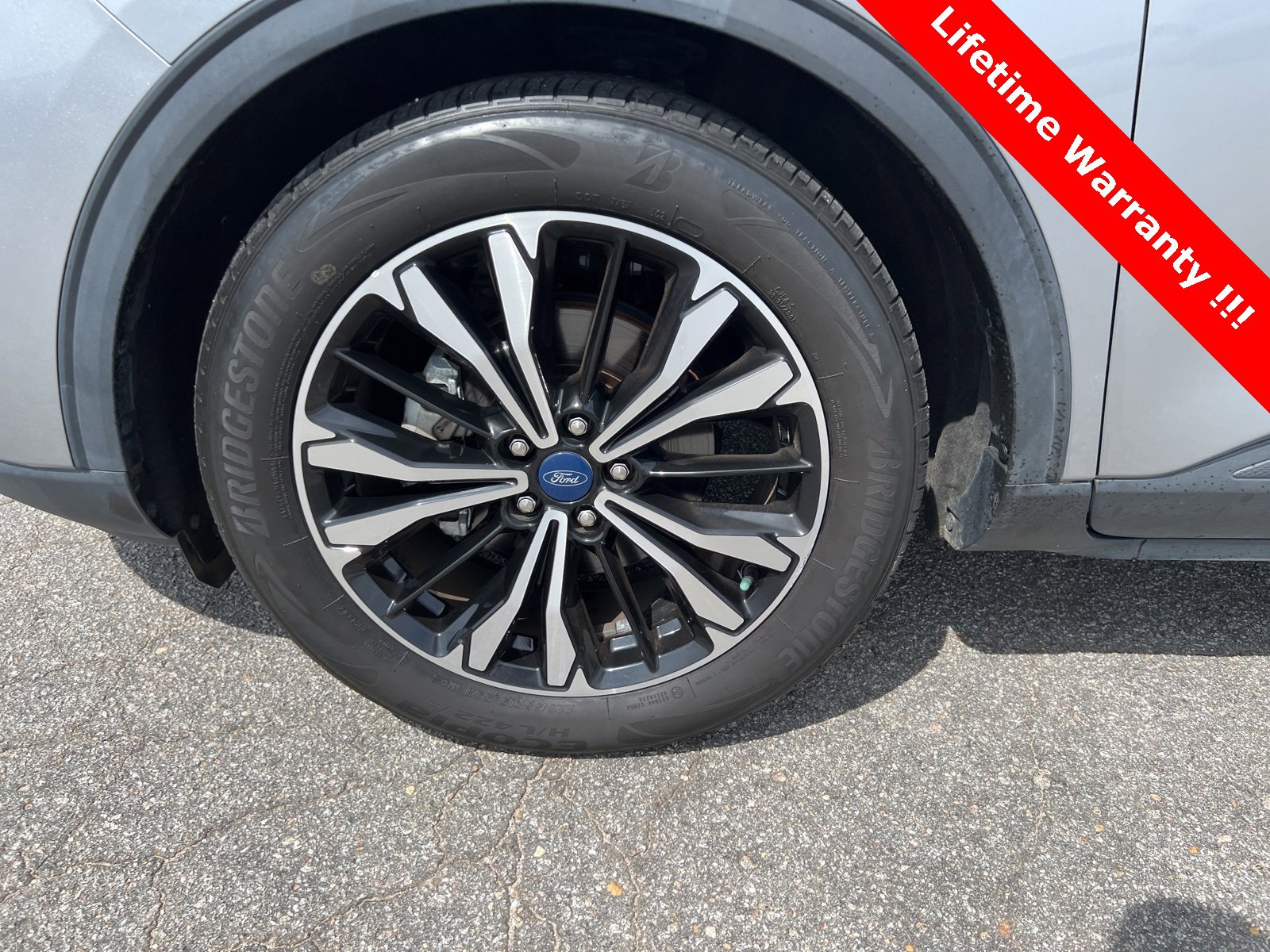 2022 Ford Escape SE photo 4