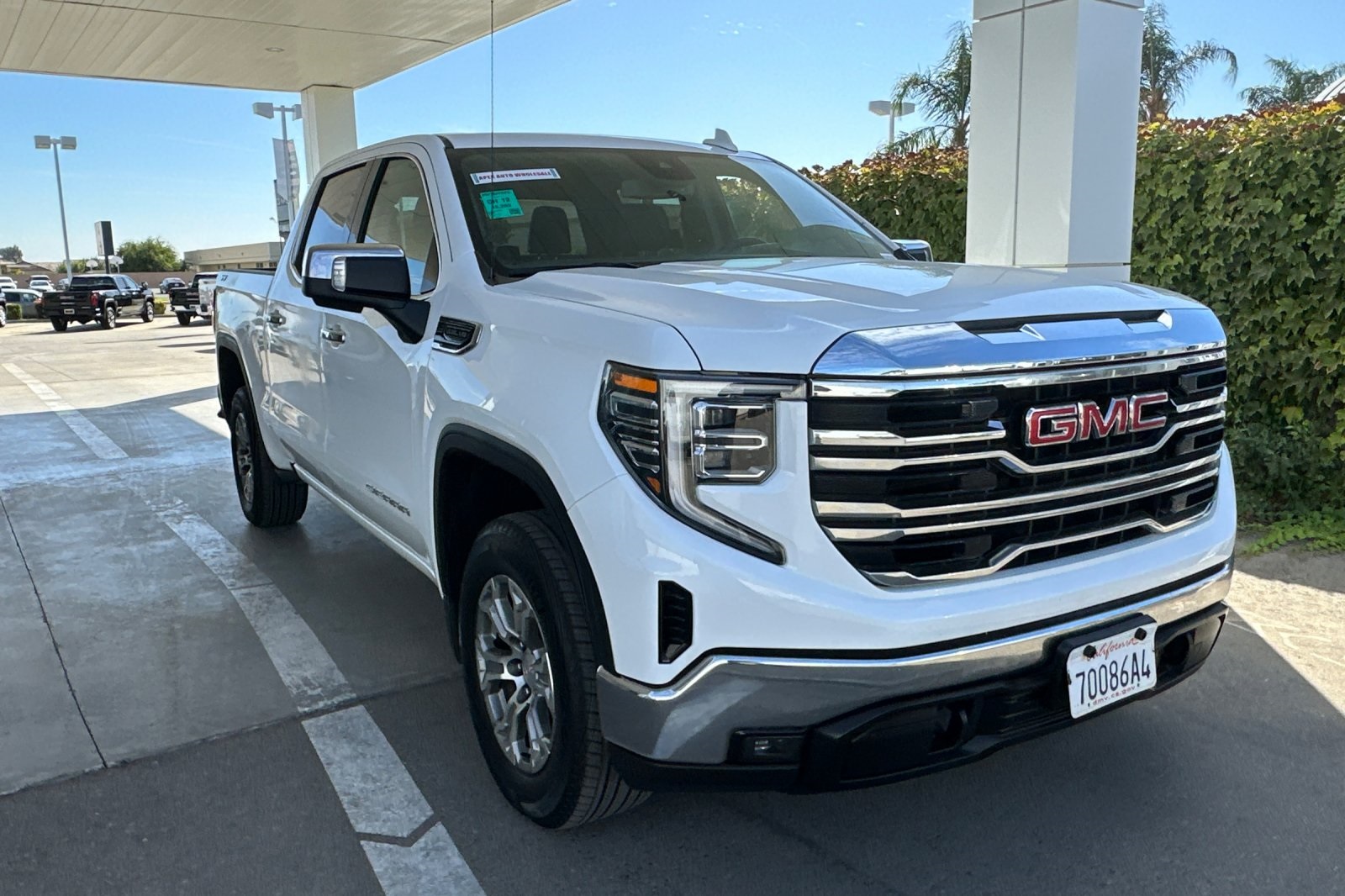 2025 Gmc Sierra 1500 SLT photo 3
