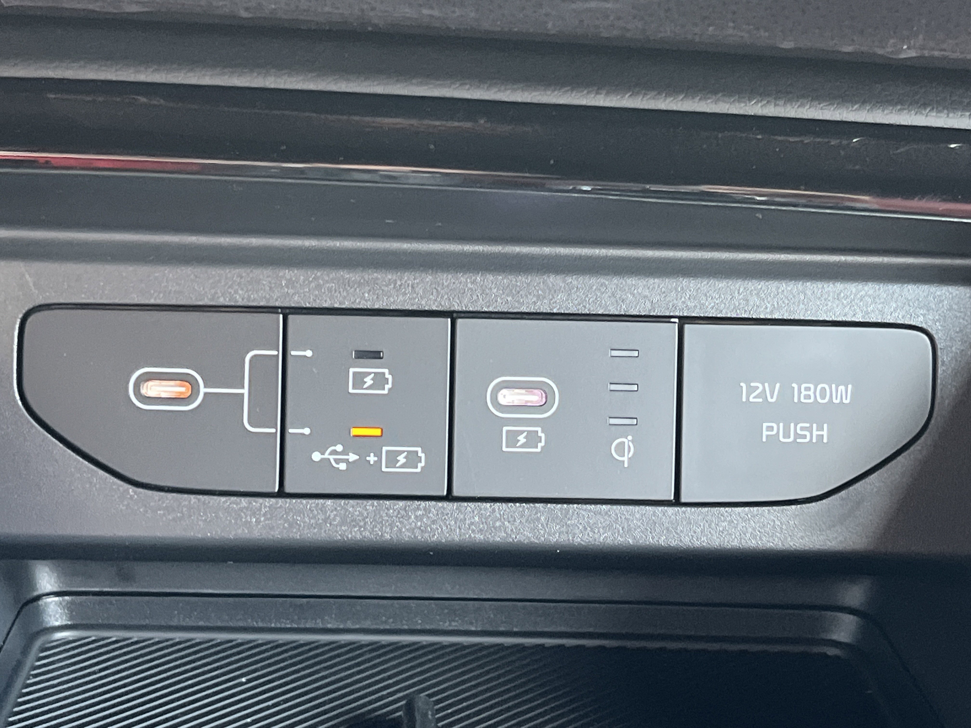 2026 Kia K5 GT-Line photo 4