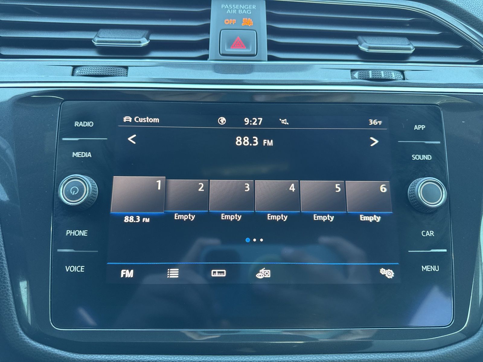 2020 Volkswagen Tiguan SE R-Line Black photo 3