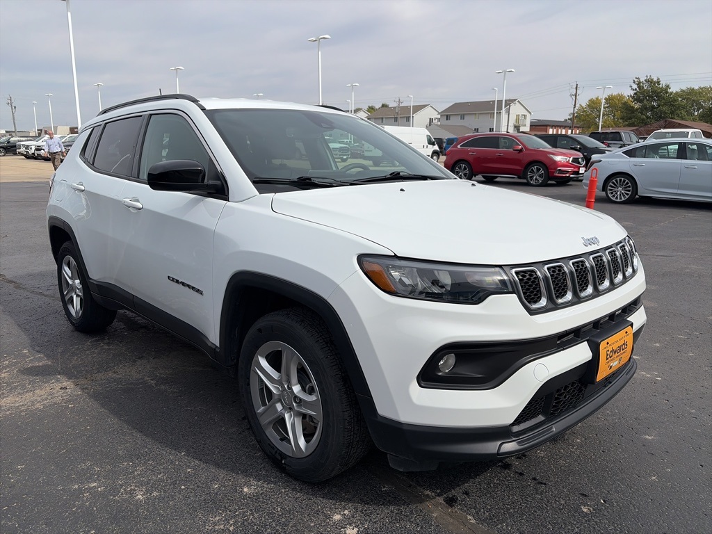2023 Jeep Compass North Edition Latitude photo 2