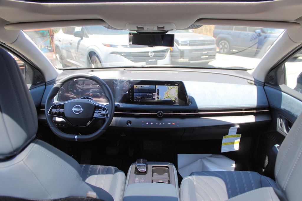 2024 Nissan ARIYA Platinum e-4ORCE photo 17