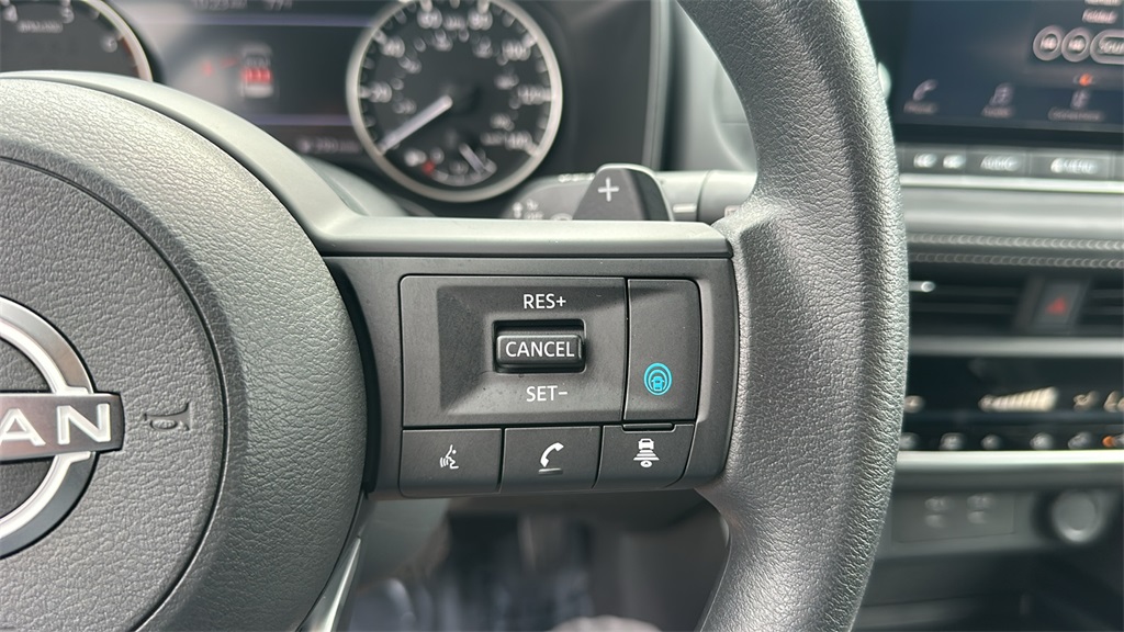 2024 Nissan Rogue SV photo 16