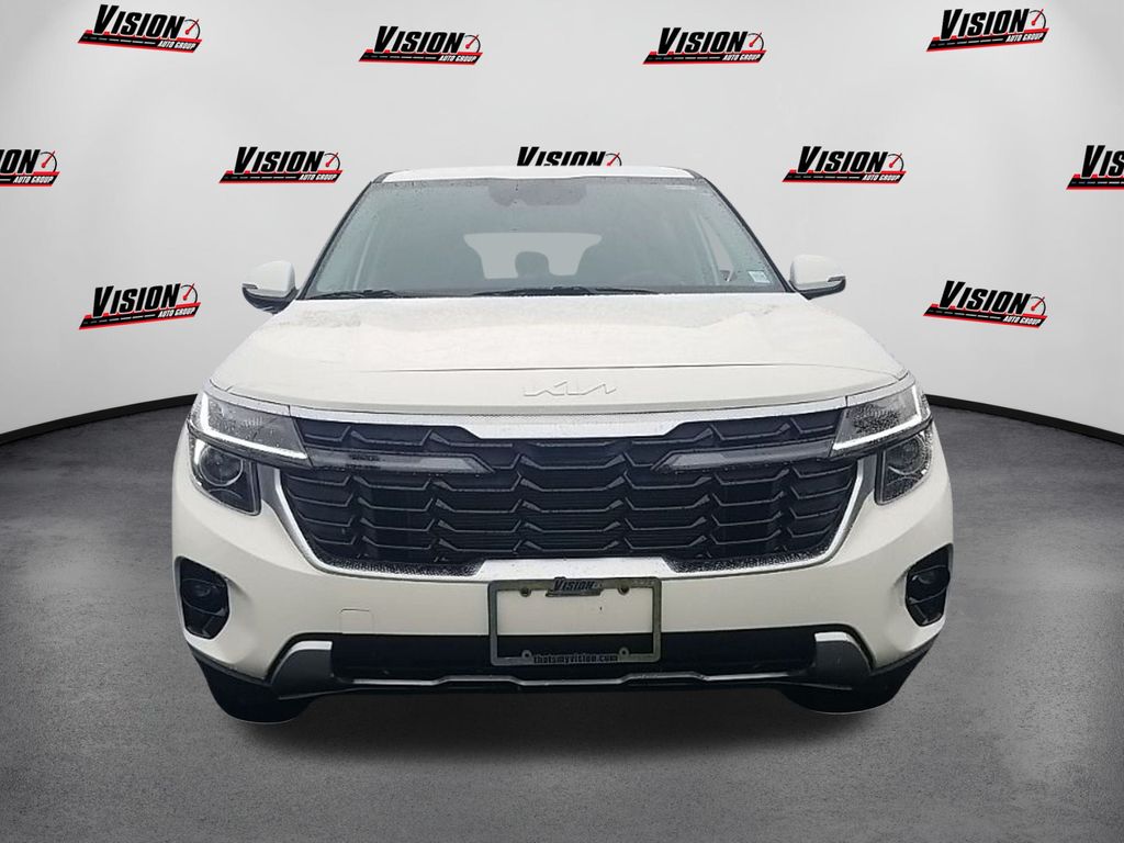 2024 Kia Seltos S photo 2