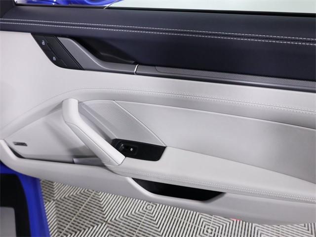 2025 Porsche 911 photo 30