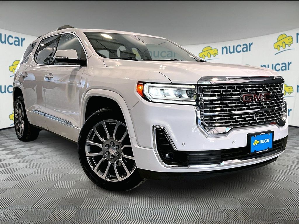 2022 GMC Acadia Denali's photo