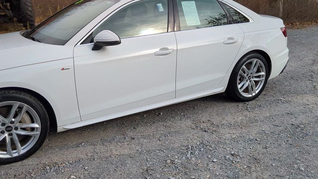 2024 Audi A4 45 S line Premium Plus Quattro photo 3