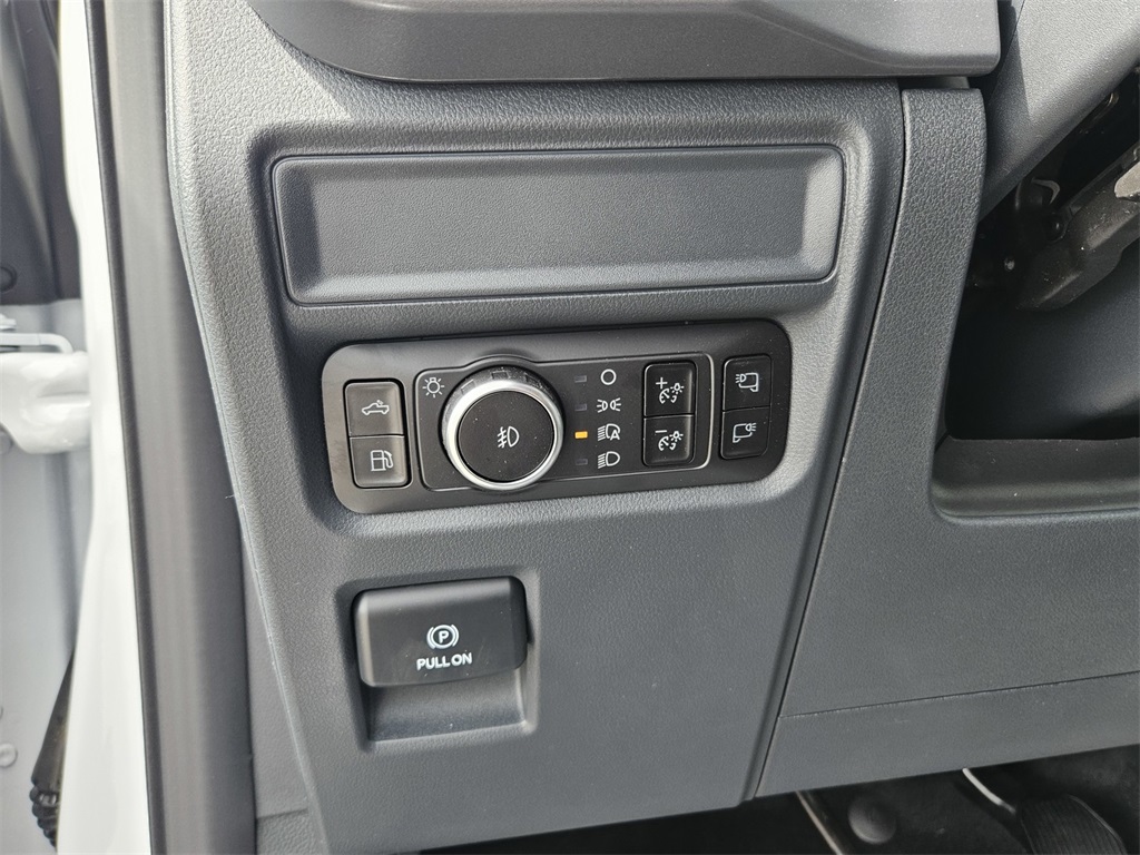 2025 Ford F-150 XLT photo 12