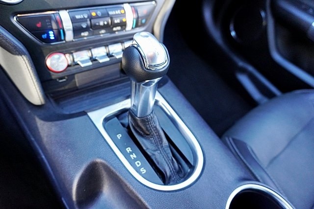 Used 2020 White Ford GT Premium image 25