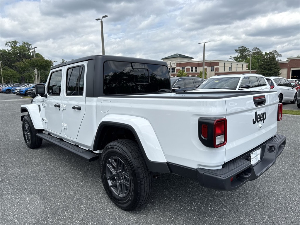 2025 Jeep Gladiator Sport photo 4