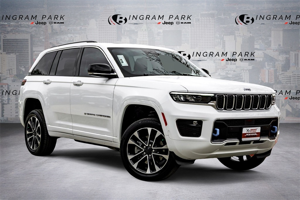 2023 Jeep Grand Cherokee Overland 4xe's photo