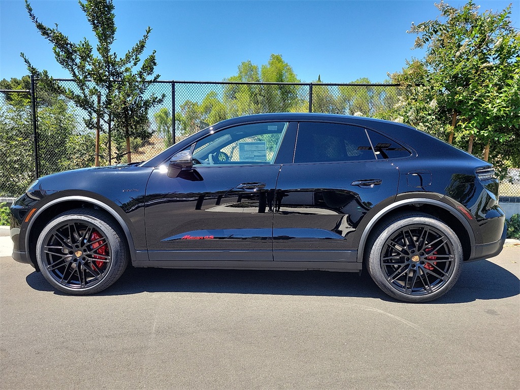 2025 Porsche Macan Electric photo 2