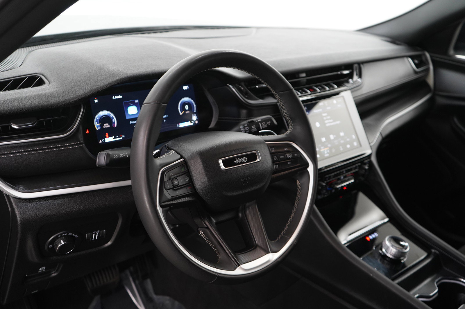 2023 Jeep Grand Cherokee Altitude photo 21