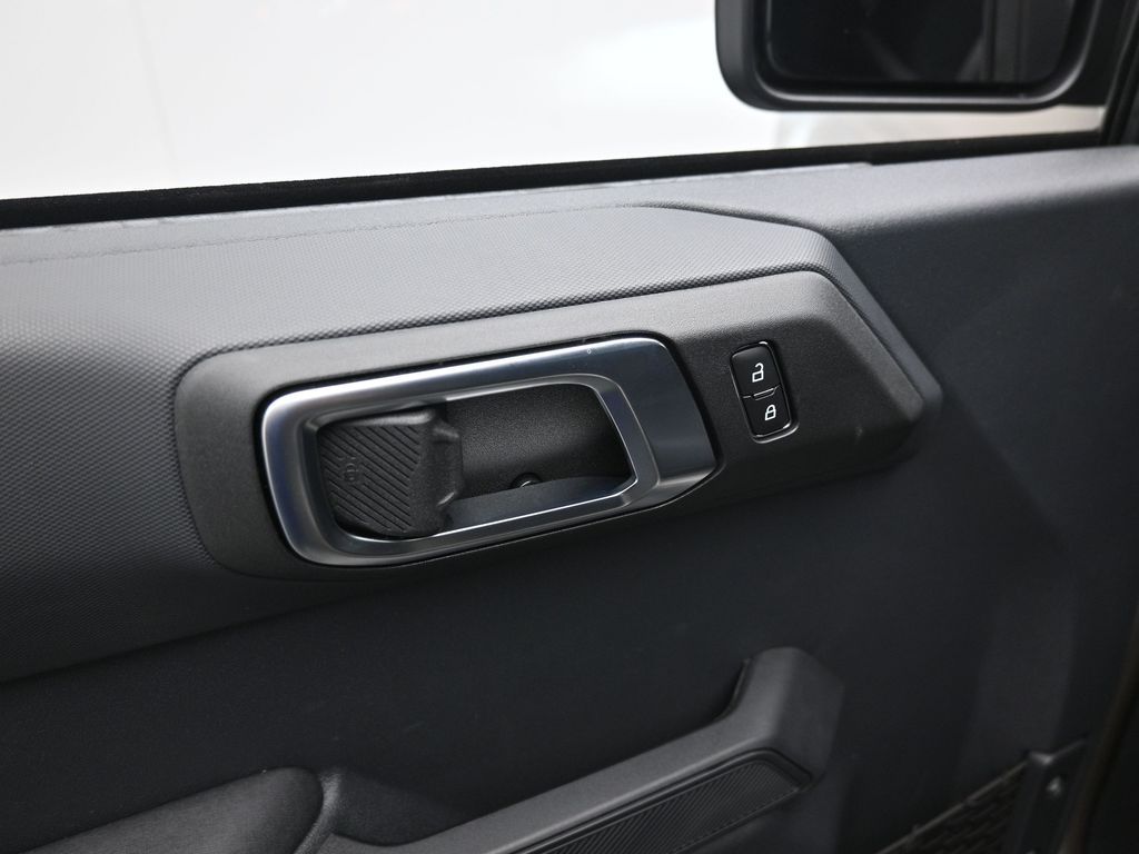 2025 Ford Bronco Big Bend photo 8