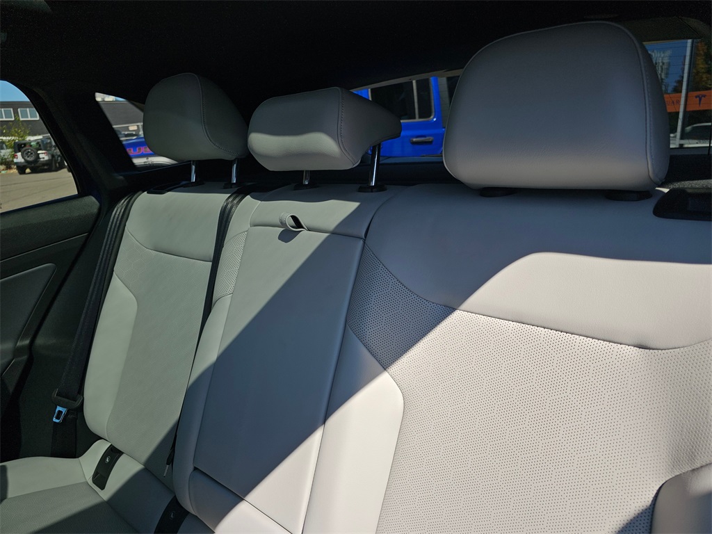 2022 Volkswagen ID.4 Pro S photo 19