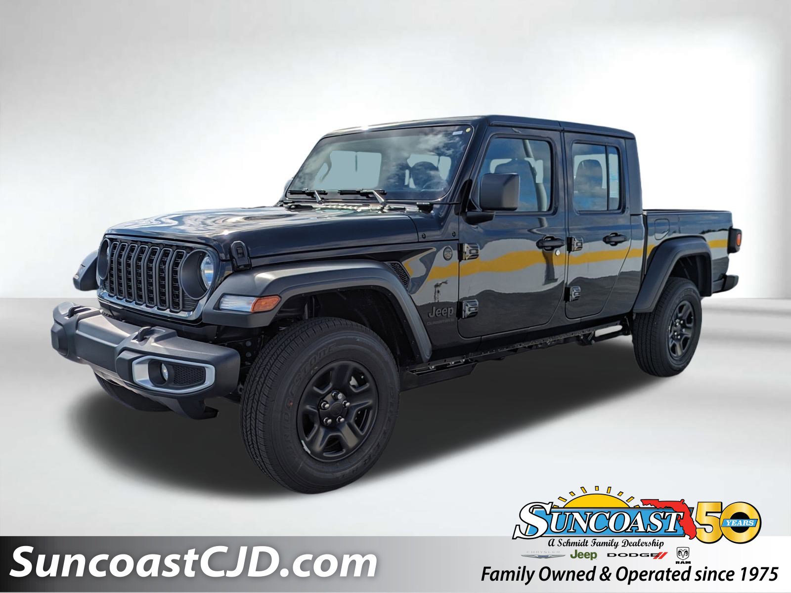 2026 Jeep Gladiator Sport's photo
