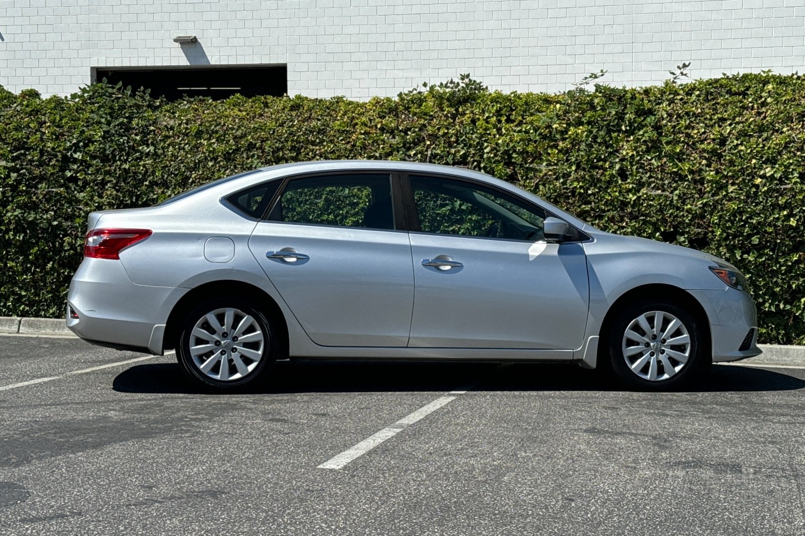2019 Nissan Sentra S photo 3