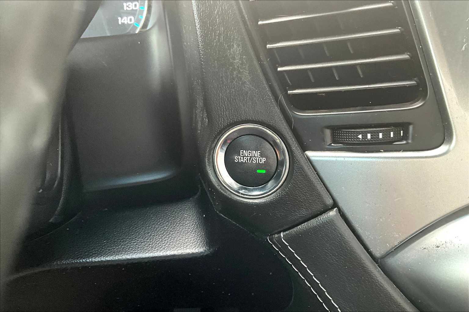 2019 Chevrolet Suburban LT photo 33