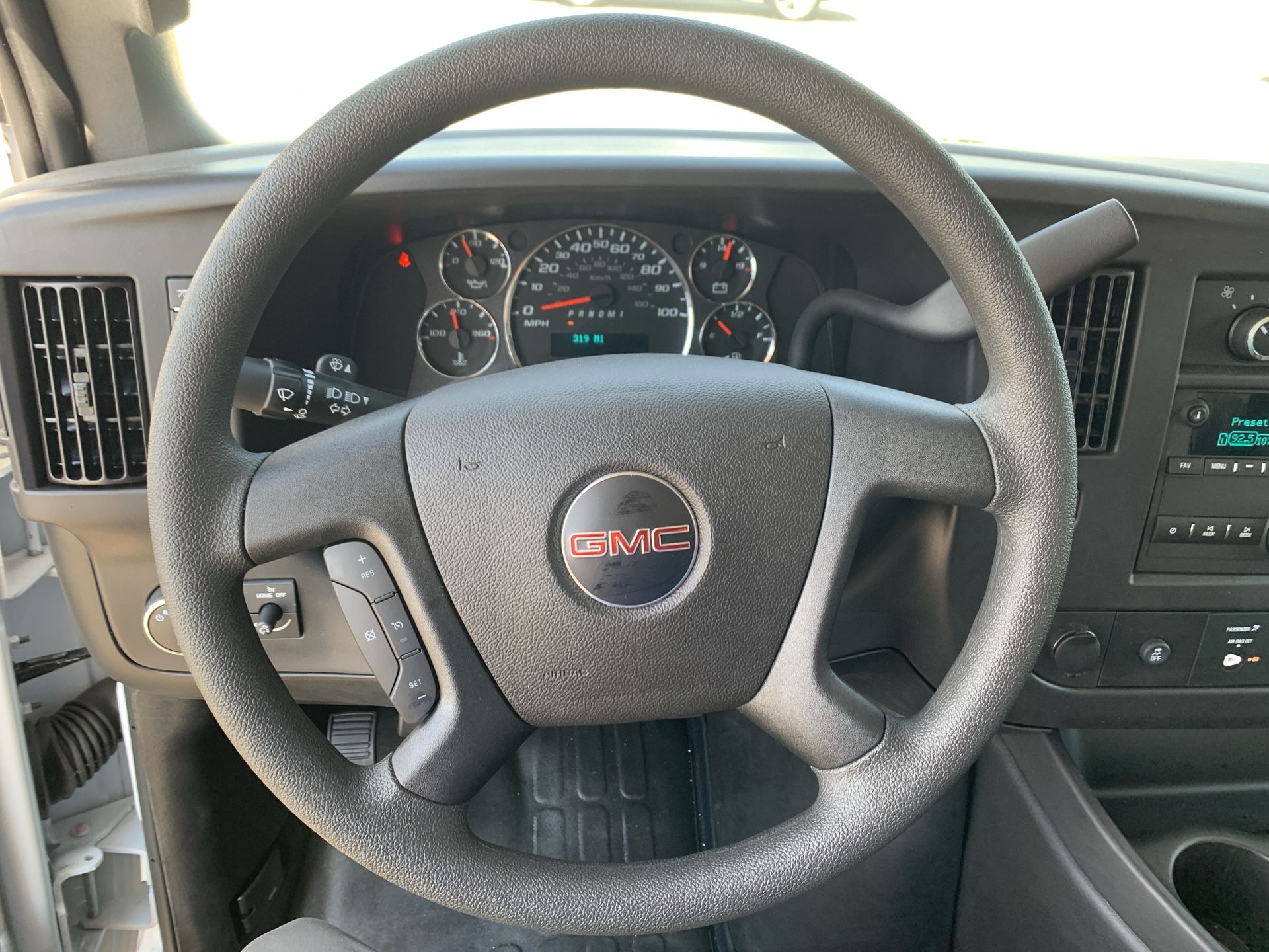 2024 Gmc Savana Cutaway 3500 photo 2