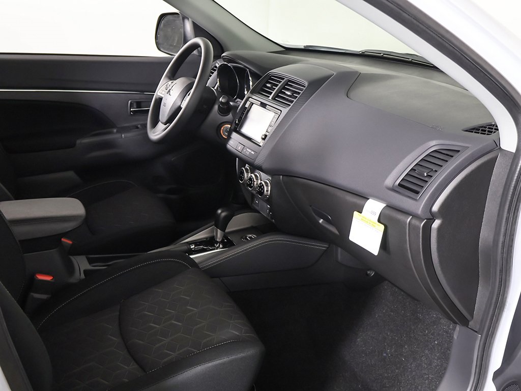 2025 Mitsubishi Outlander Sport ES SE LE photo 13