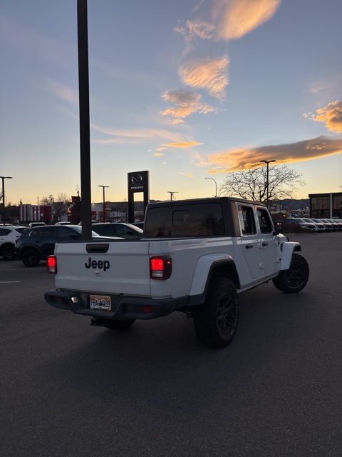2023 Jeep Gladiator Sport photo 3