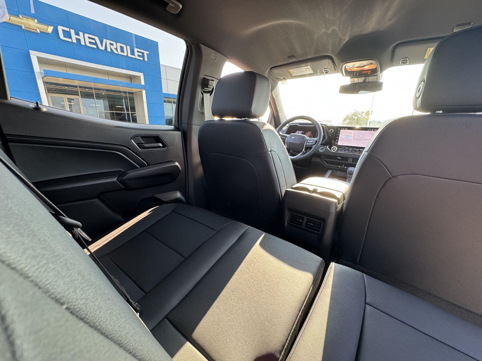 2026 Chevrolet Colorado Trail Boss photo 3