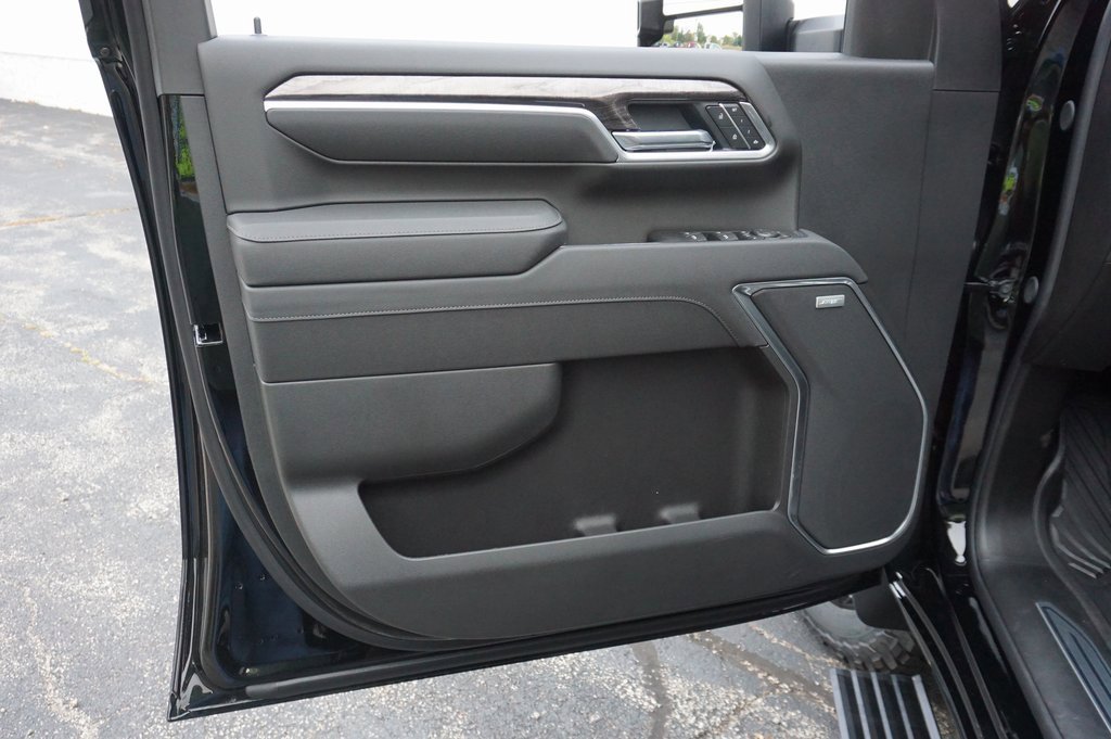 2026 Chevrolet Silverado 2500HD LTZ photo 25