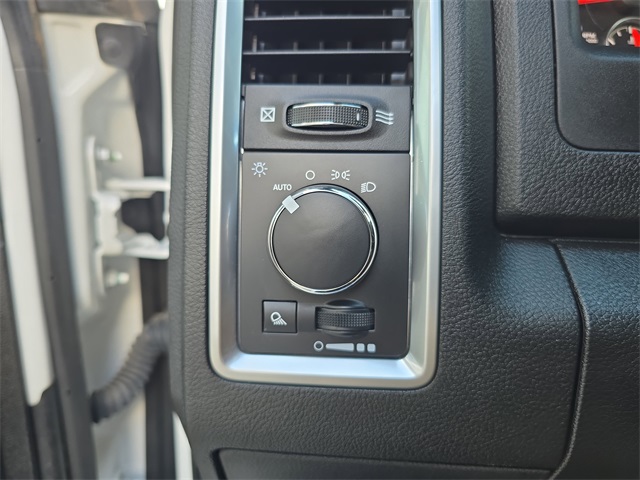 2024 Ram 1500 SLT Warlock photo 21