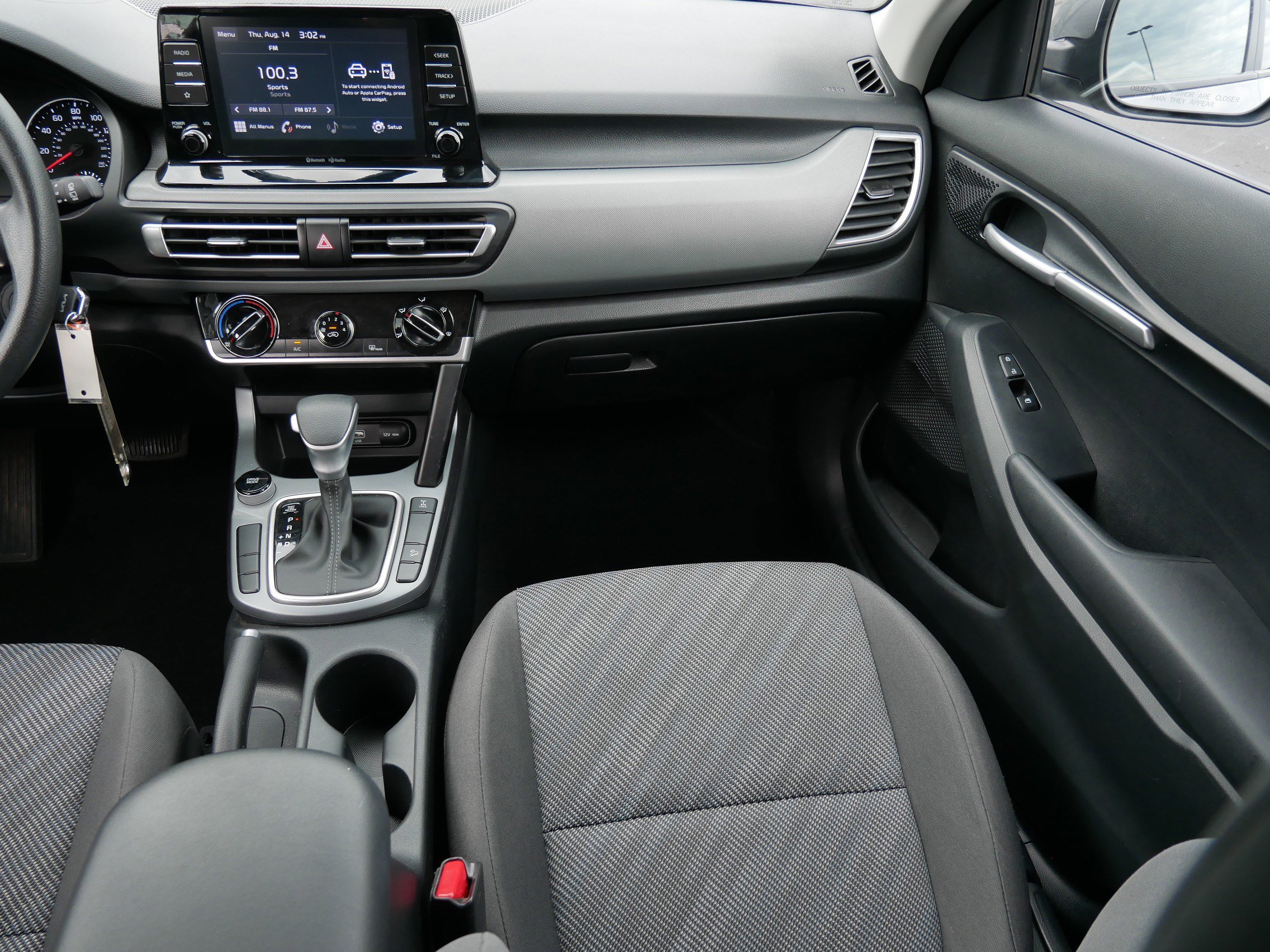2023 Kia Seltos LX photo 8