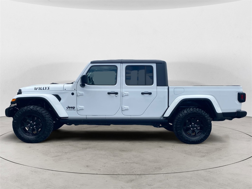 2021 Jeep Gladiator Willys photo 2