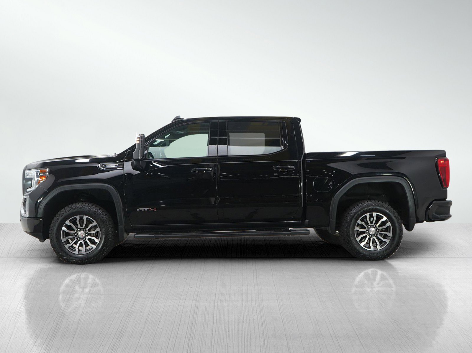 Used 2020 GMC Sierra 1500 AT4 with VIN 3GTU9EET8LG382771 for sale in Roseville, Minnesota