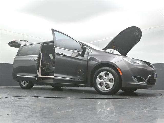 2017 CHRYSLER PACIFICA - Image 50