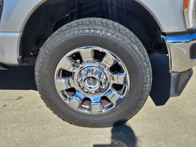 2023 Ford F-350 Lariat photo 3