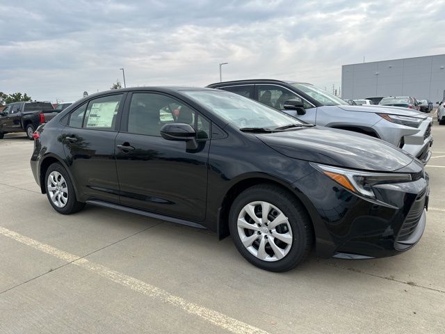 2025 Toyota Corolla Hybrid LE photo 6