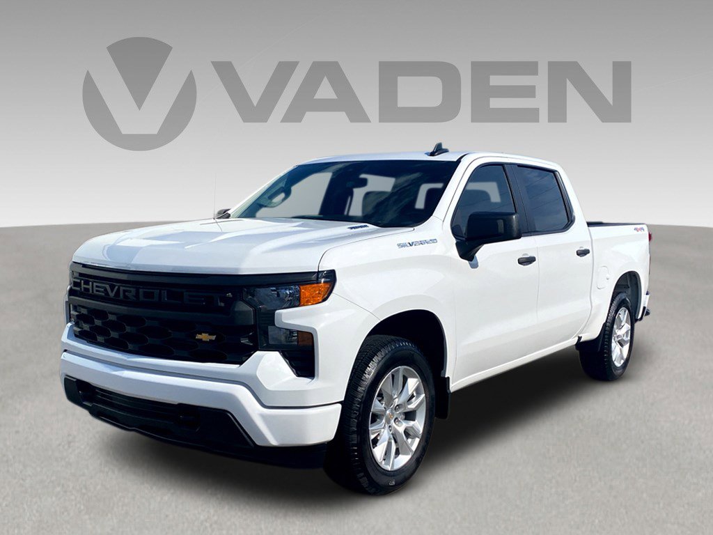 2025 Chevrolet Silverado 1500 Custom photo 3