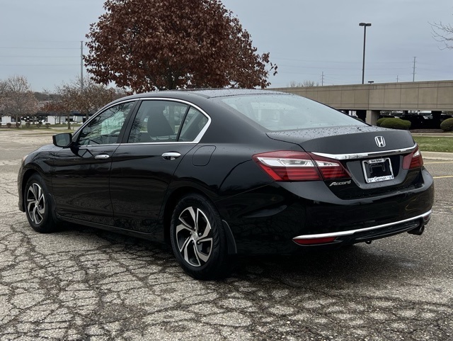 2017 Honda Accord LX photo 3