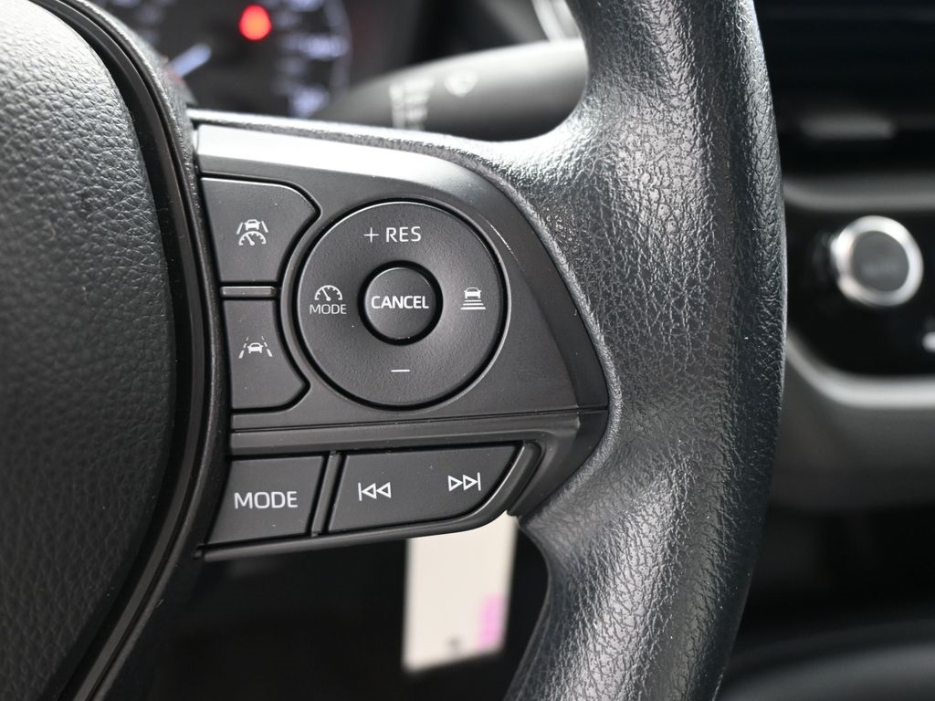 2023 Toyota Corolla LE photo 4