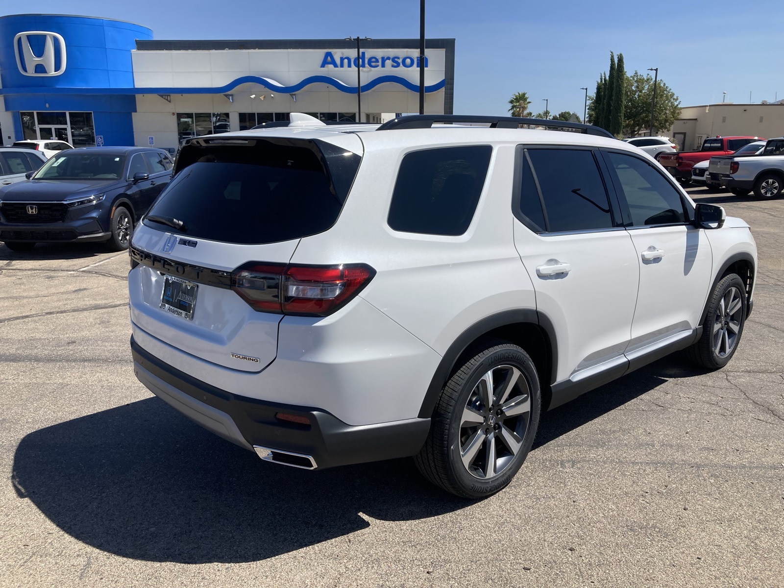2025 Honda Pilot Touring photo 4