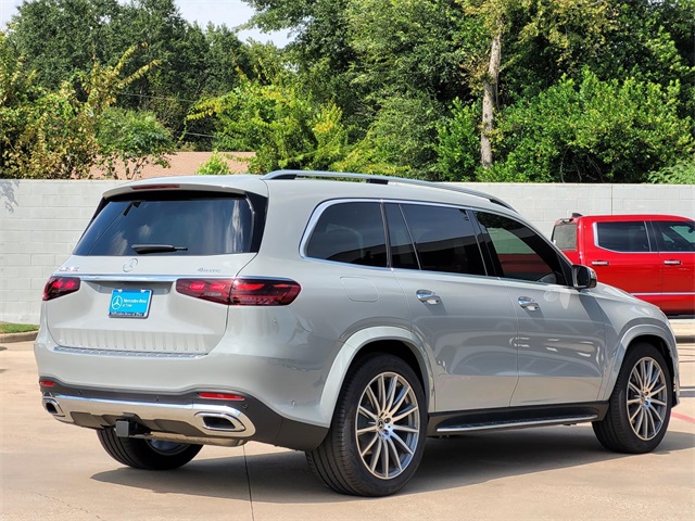 2025 Mercedes Benz GLS 450 4MATIC photo 6