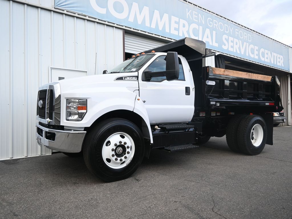 2025 Ford F-650 XL photo 17