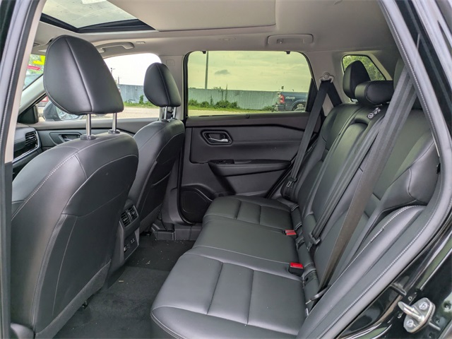 2023 Nissan Rogue SL photo 9
