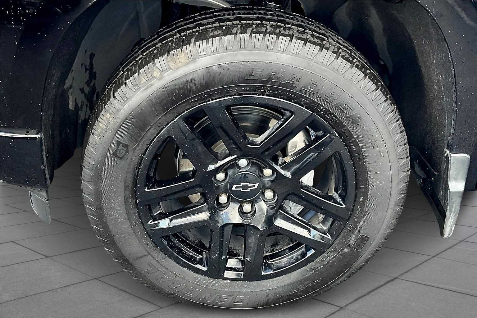 2024 Chevrolet Silverado 1500 RST photo 9