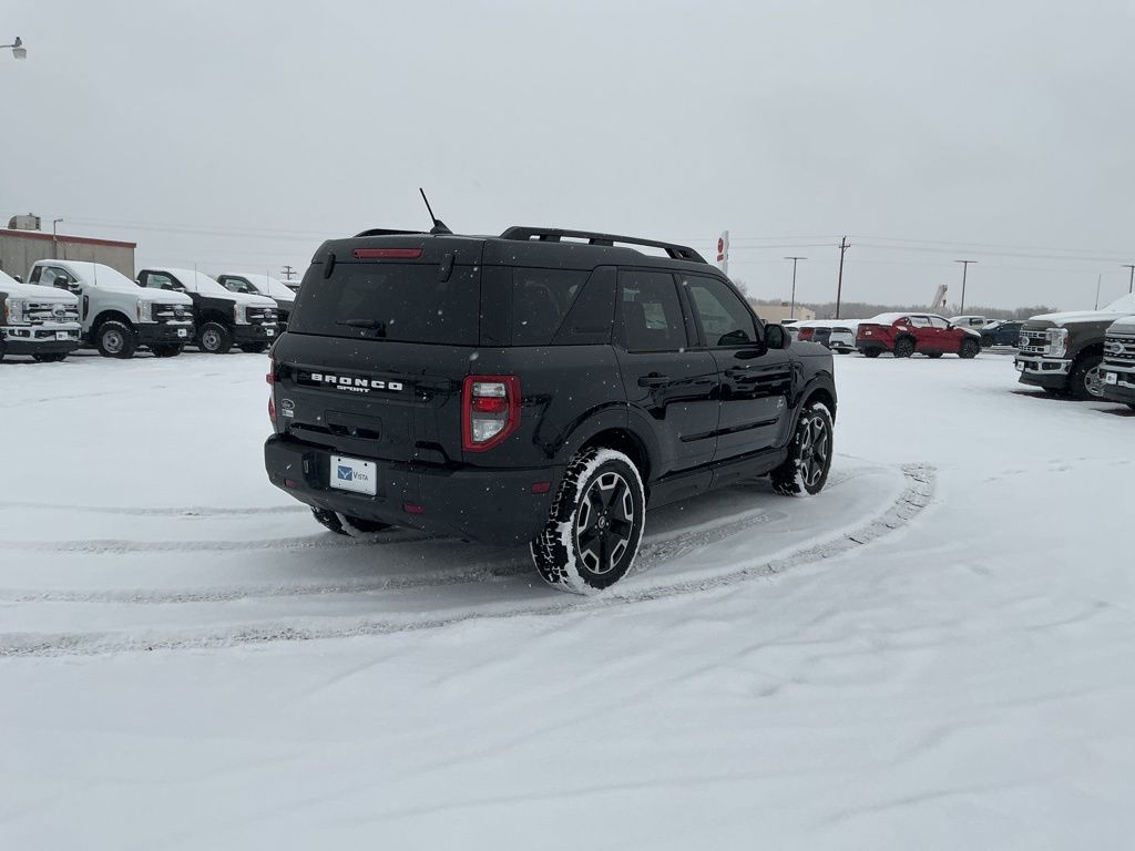 2022 Ford Bronco Sport Outer Banks photo 3